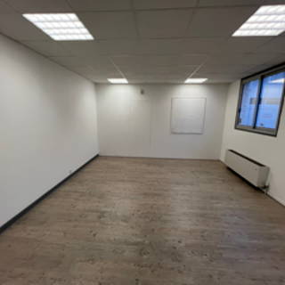 Bureau privé 40 m² 8 postes Coworking Rue Louis Armand Eaubonne 95600 - photo 4